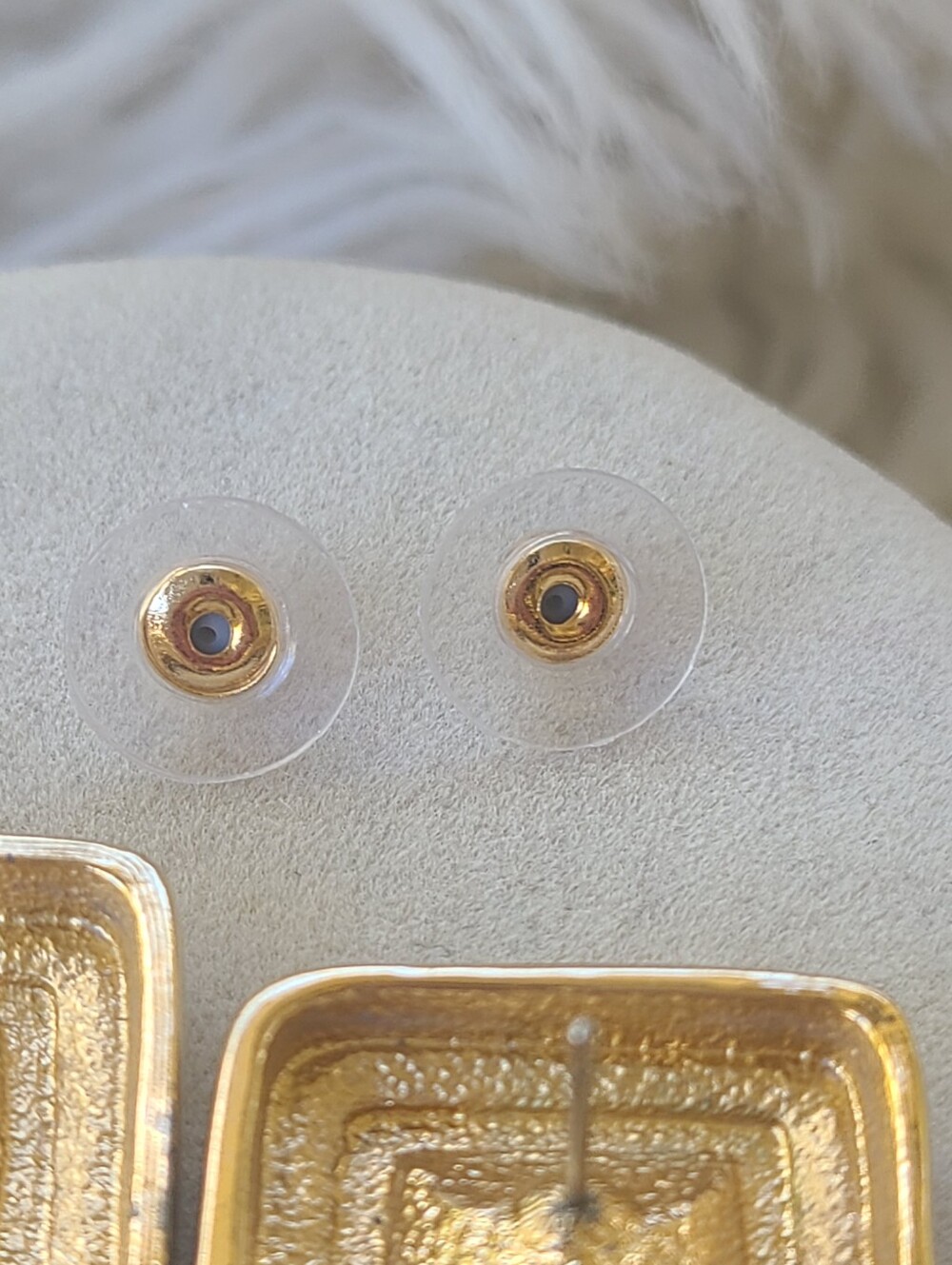 SAL By Swarovski Gold Toned Square Stud Earrings- Good Vintage Condition - Picture 8 of 8